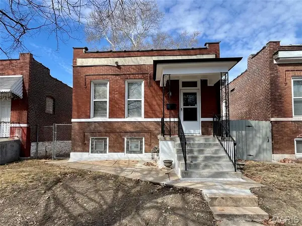 5011 Alaska Avenue, St Louis, MO 63111