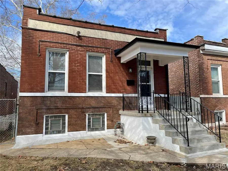 5011 Alaska Avenue, Saint Louis, MO 63111 - #3