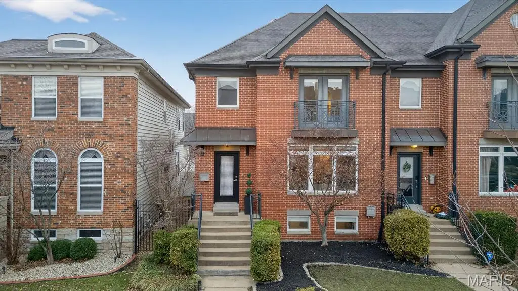 4242 Olive Street, Saint Louis, MO 63108 - #1