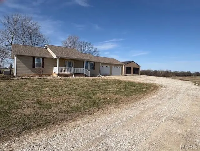 1013 Z And Z Road, Greenville, IL 62246 - #2