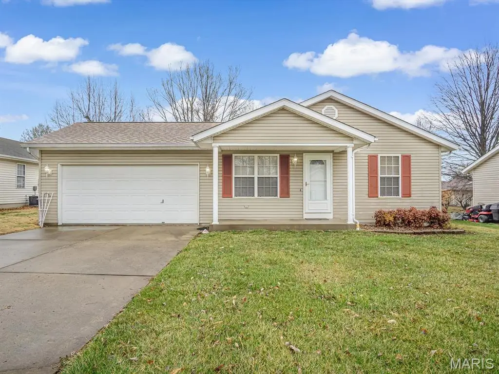 327 Briarwood Drive, Waterloo, IL 62298 - #1