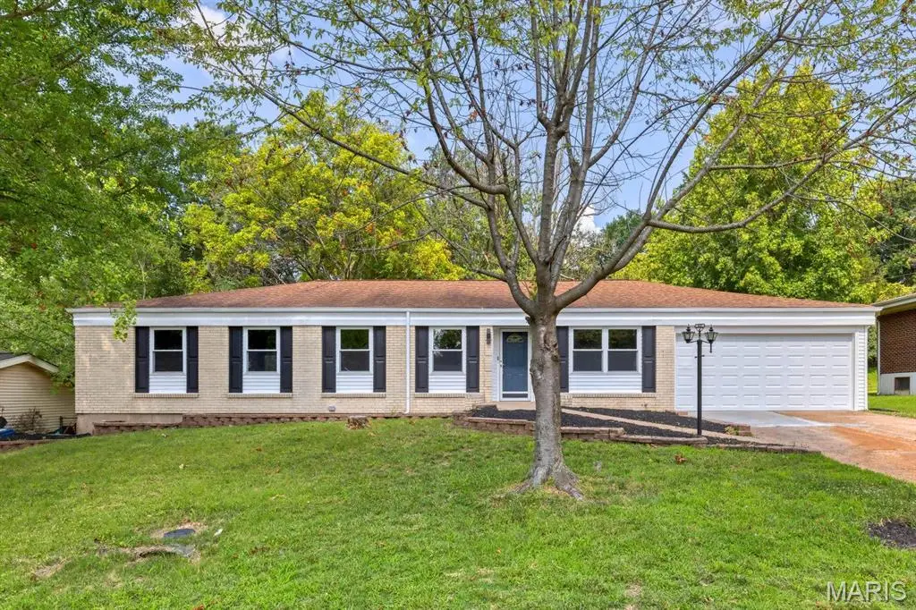 815 Ariege Drive, Creve Coeur, MO 63141 - #1