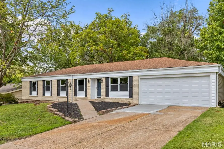 815 Ariege Drive, Creve Coeur, MO 63141 - #3