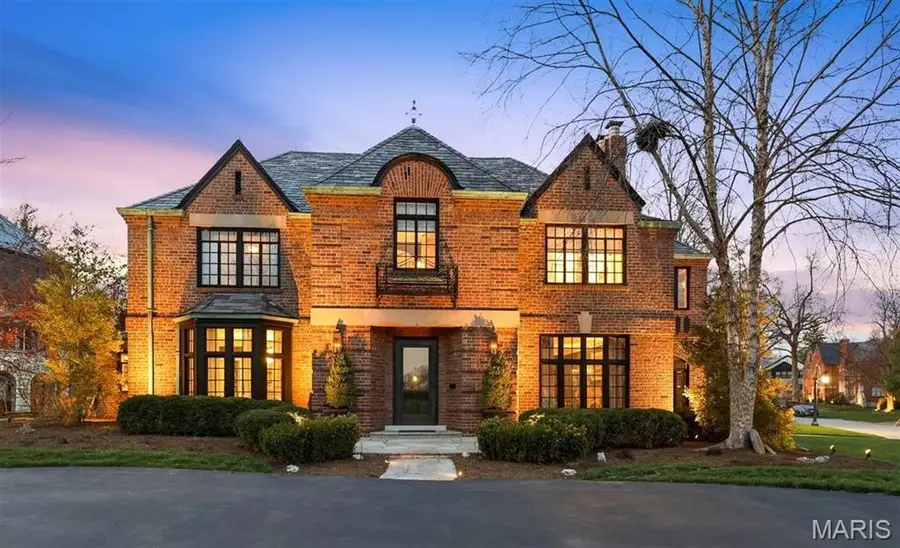 62 Lake Forest Drive, Richmond Heights, MO 63117 - #2