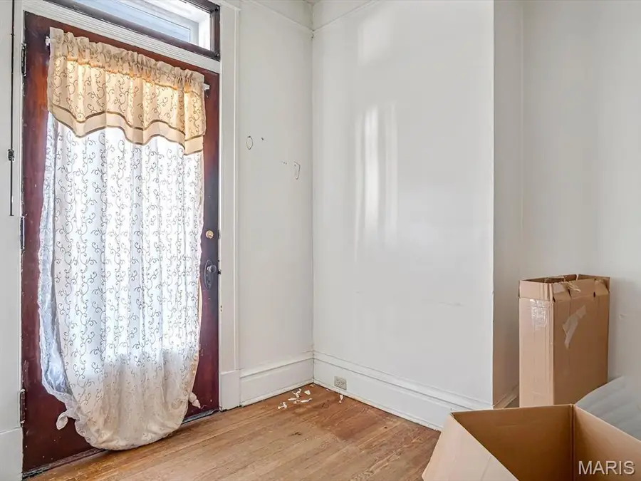 216 N Jackson Street, Belleville, IL 62220 - #3