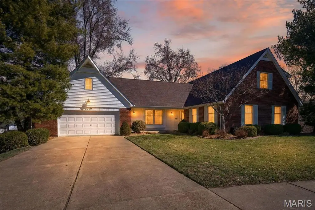 3300 Shrewsbury Lane, Saint Charles, MO 63301 - #1