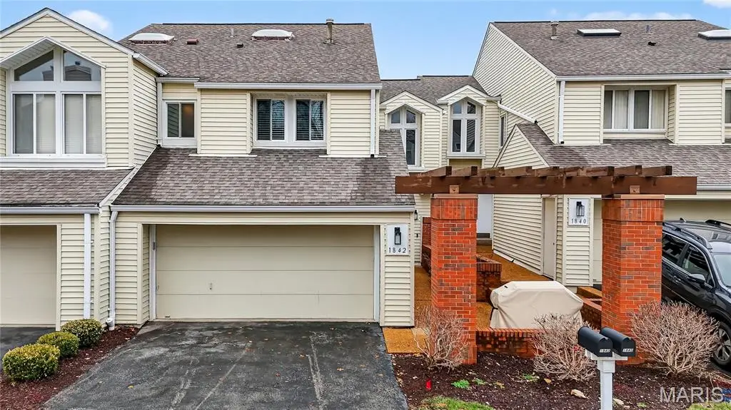 1842 Ridgeview Circle Drive, Ballwin, MO 63021 - #1