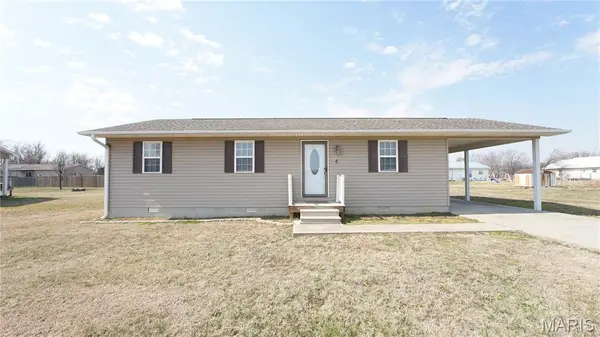 4 Mcnair St, Dexter, MO 63841