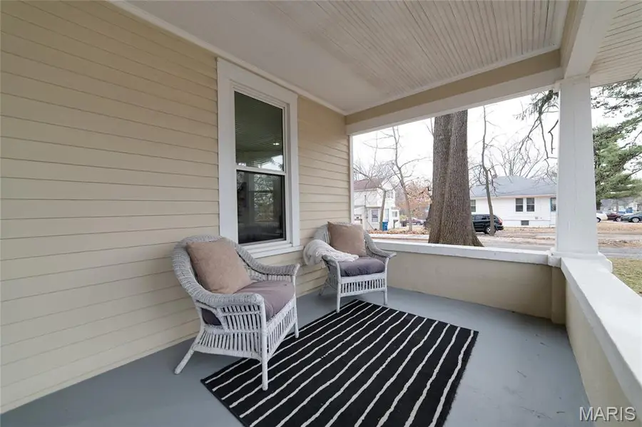 9527 W Milton Avenue, Overland, MO 63114 - #2