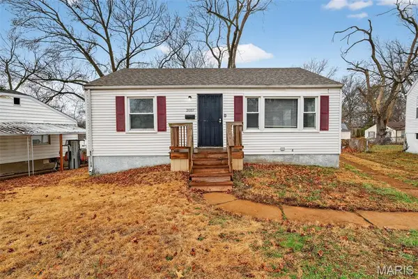 2037 Bainbridge Drive, St Louis, MO 63133