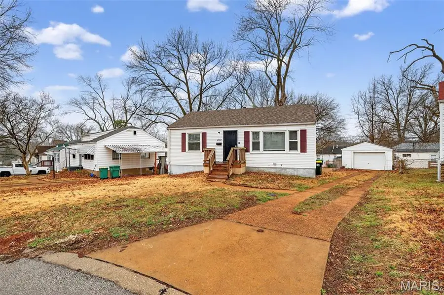 2037 Bainbridge Drive, Saint Louis, MO 63133 - #3