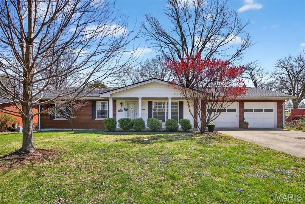 2404 Sunnybrook Drive, Saint Louis, MO 63114 - #1