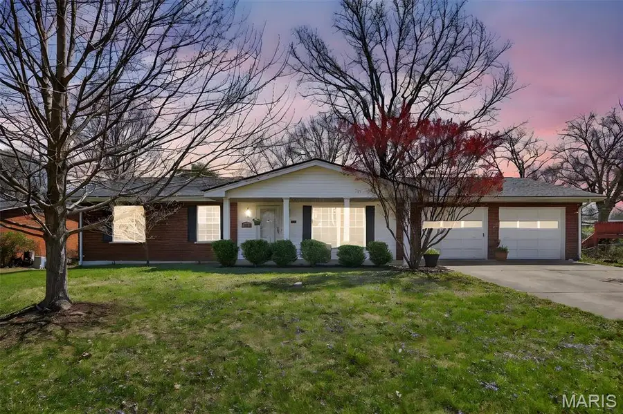 2404 Sunnybrook Drive, Saint Louis, MO 63114 - #2