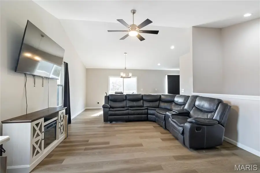 1672 12 Oaks Place, Pevely, MO 63070 - #2