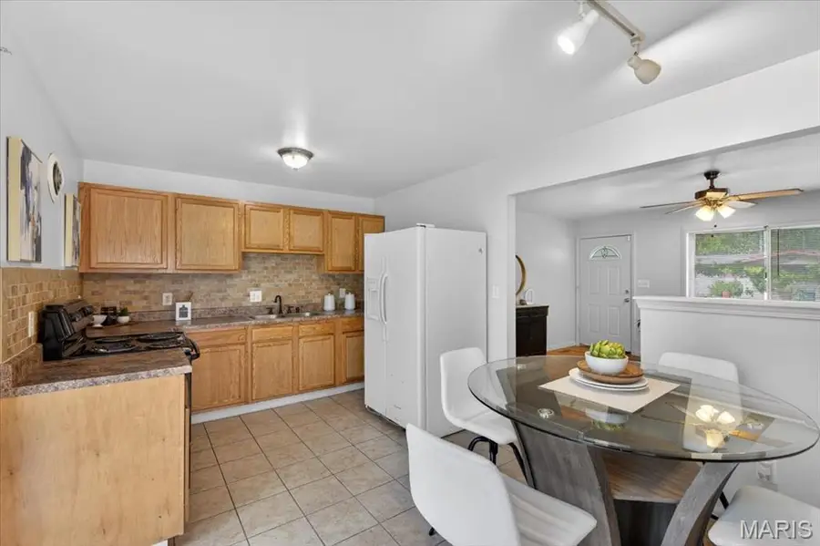 272 Elmdale Drive, Ferguson, MO 63135 - #3