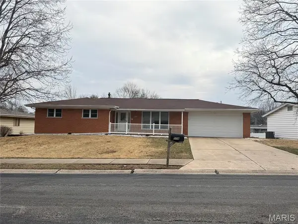 524 Rebecca Drive, St Charles, MO 63301