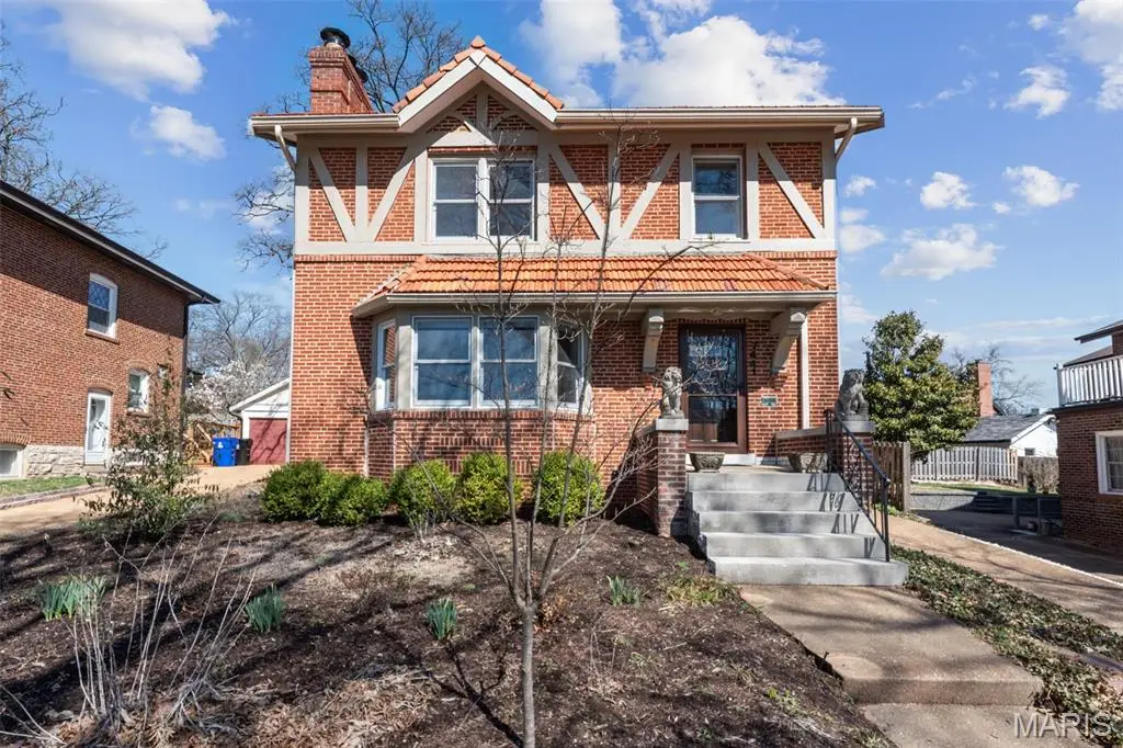 7441 Kingsbury Boulevard, Saint Louis, MO 63130 - #1