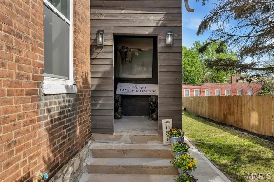 2913 Gasconade Street, Saint Louis, MO 63118 - #3