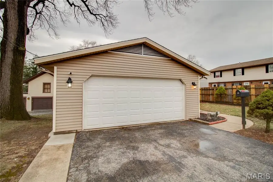 2717 Judson Avenue, Alton, IL 62002 - #3