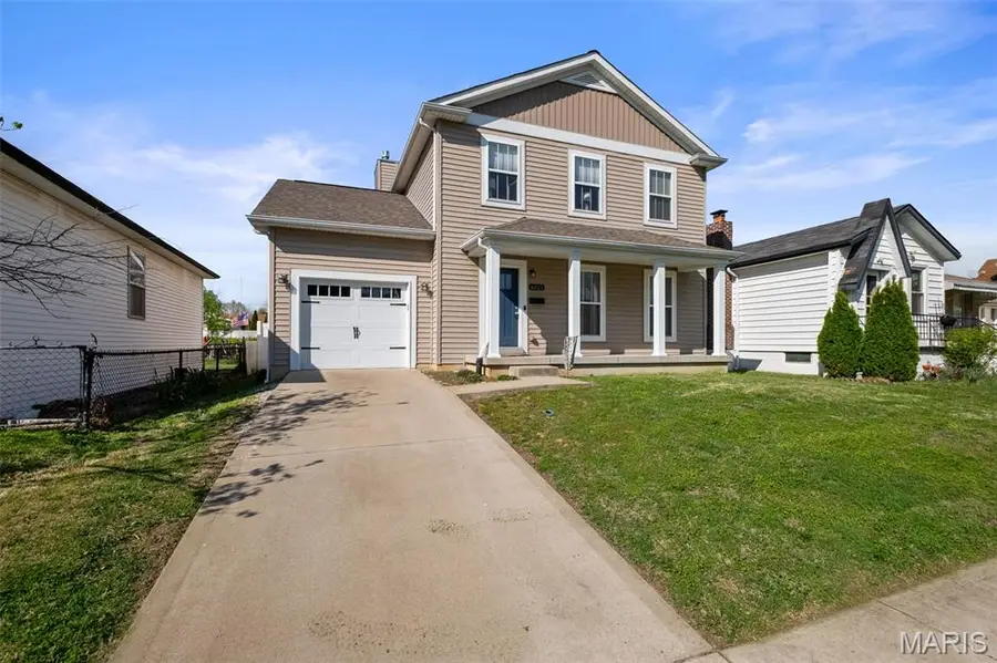 6221 Hancock Avenue, Saint Louis, MO 63139 - #2