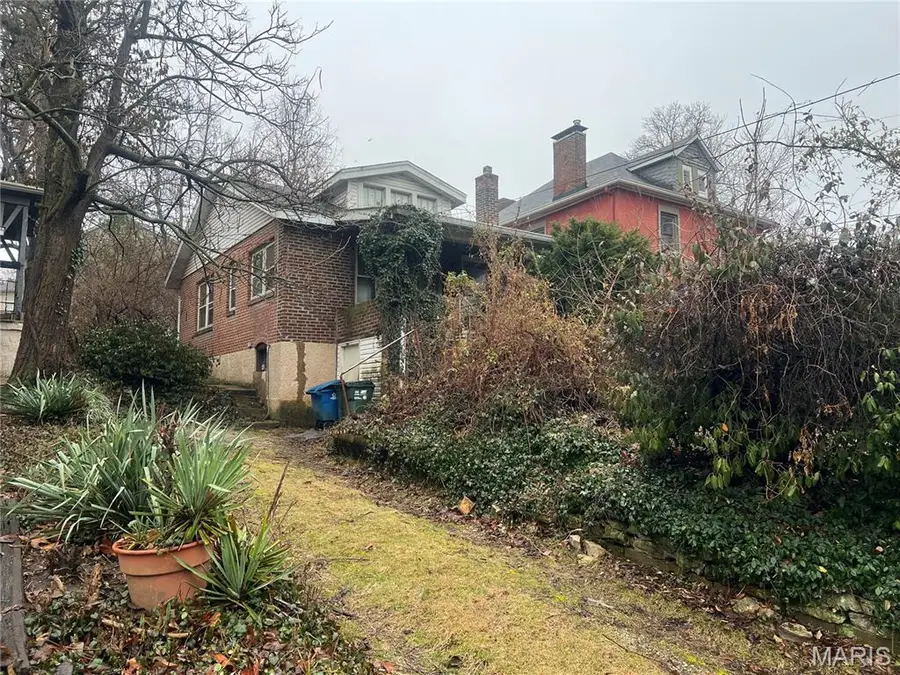 7392 Arlington Drive, Saint Louis, MO 63117 - #2