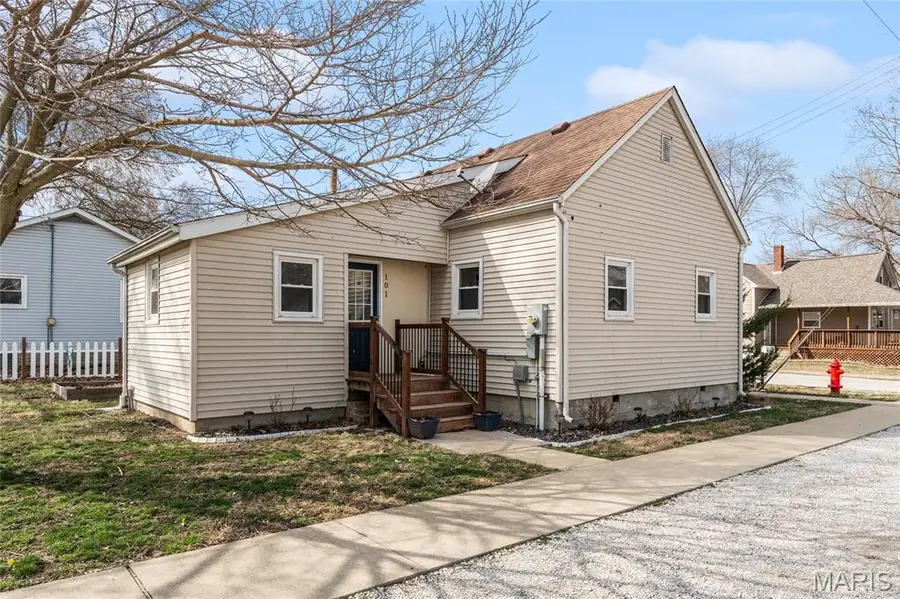 101 W Birch Street, New Baden, IL 62265 - #2