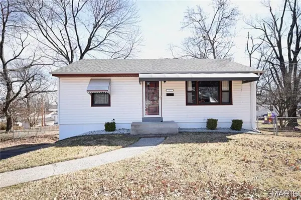 10832 Saint Henry Court, St Ann, MO 63074