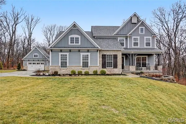 38 Hidden Vista Drive, Defiance, MO 63341