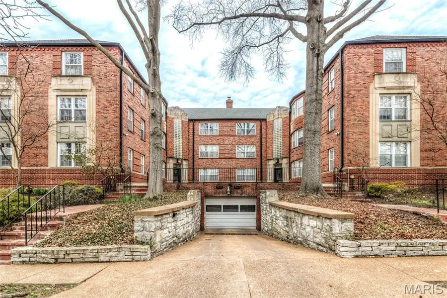 7545 Wellington Way #1A, Clayton, MO 63105 - #2