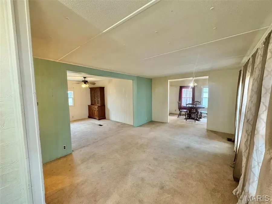 355 Bainbridge Street, Barry, IL 62312 - #3