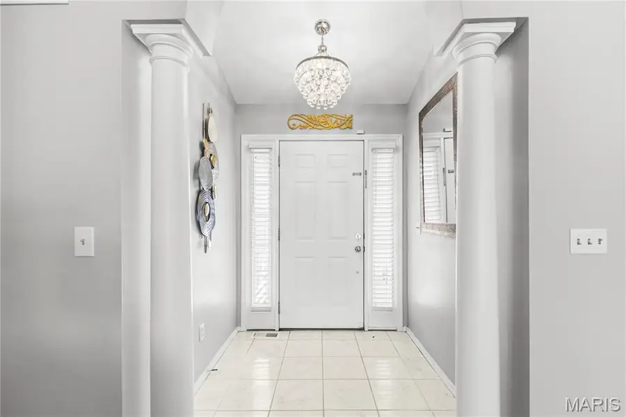 7 Country Lane Court, Florissant, MO 63033 - #3