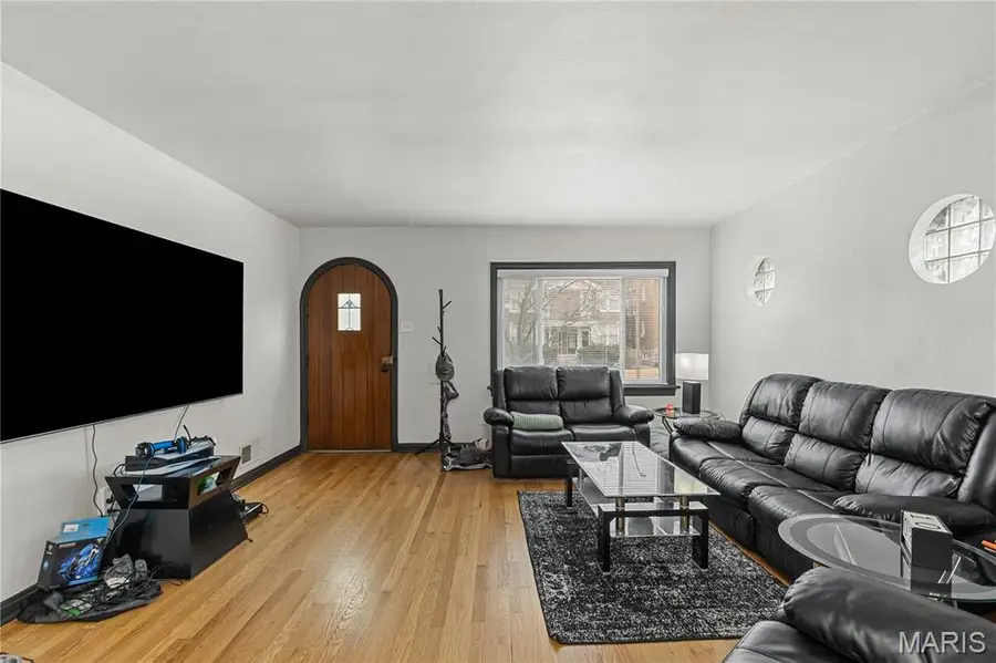 4981 Pernod Avenue, Saint Louis, MO 63139 - #3