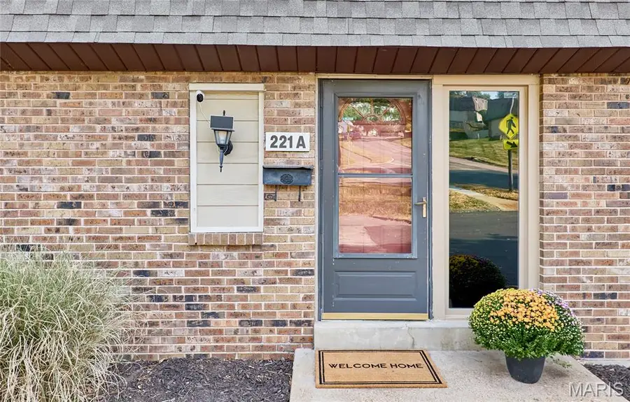 221 Braeshire Drive #A, Ballwin, MO 63021 - #2