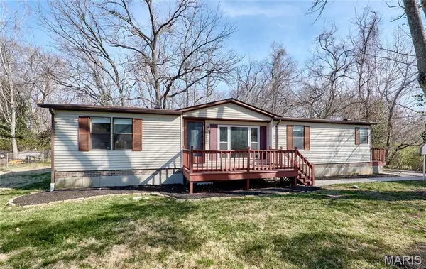 103 E Lark Drive #A, Fenton, MO 63026