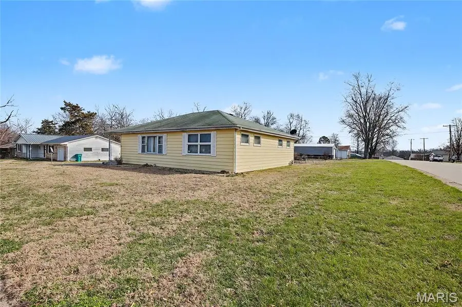 312 W Franklin Avenue, Owensville, MO 65066 - #2