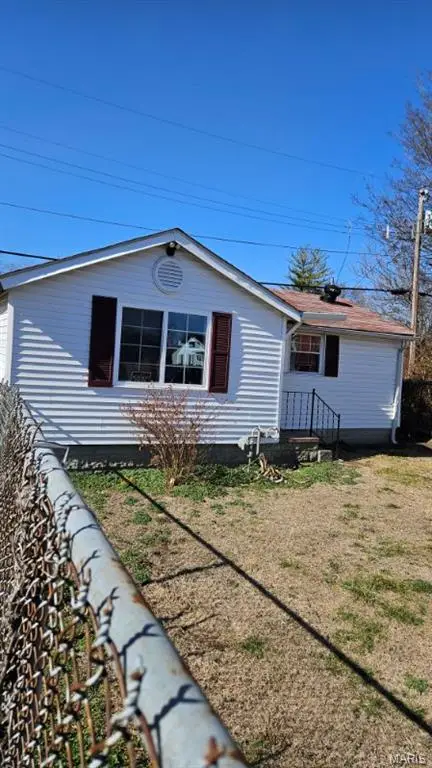 627 N 75th Street, East Saint Louis, IL 62203 - #3