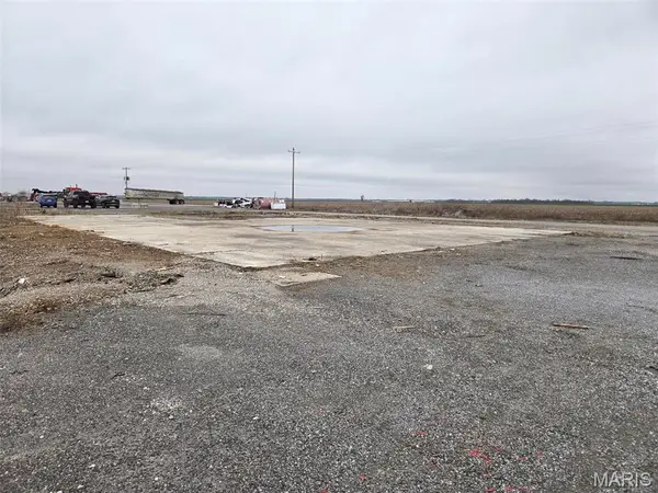 16707 State Route 127, Carlyle, IL 62231