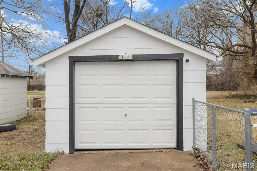 269 S Barat Avenue, Ferguson, MO 63135 - #3