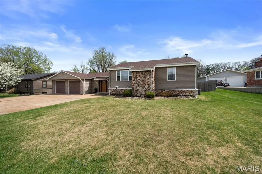 2794 Sedan Drive, Saint Louis, MO 63125 - #2