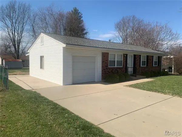 2605 Kelsey Lane, St Charles, MO 63301