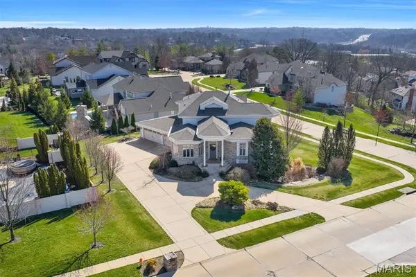 12874 Goodson Road, Des Peres, MO 63131