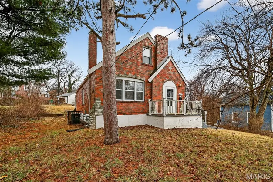 2432 Mary Avenue, Saint Louis, MO 63136 - #2