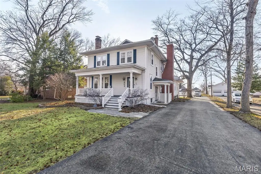 232 S 9th Street, Wood River, IL 62095 - #1