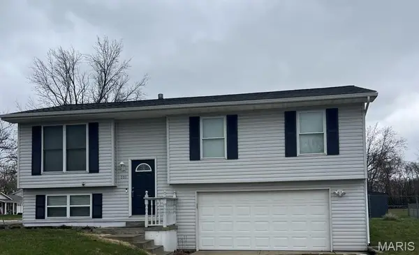 101 El Caballo Drive, St Peters, MO 63376