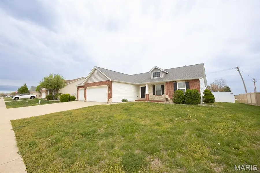 908 Indian Prairie Drive, Mascoutah, IL 62258 - #2