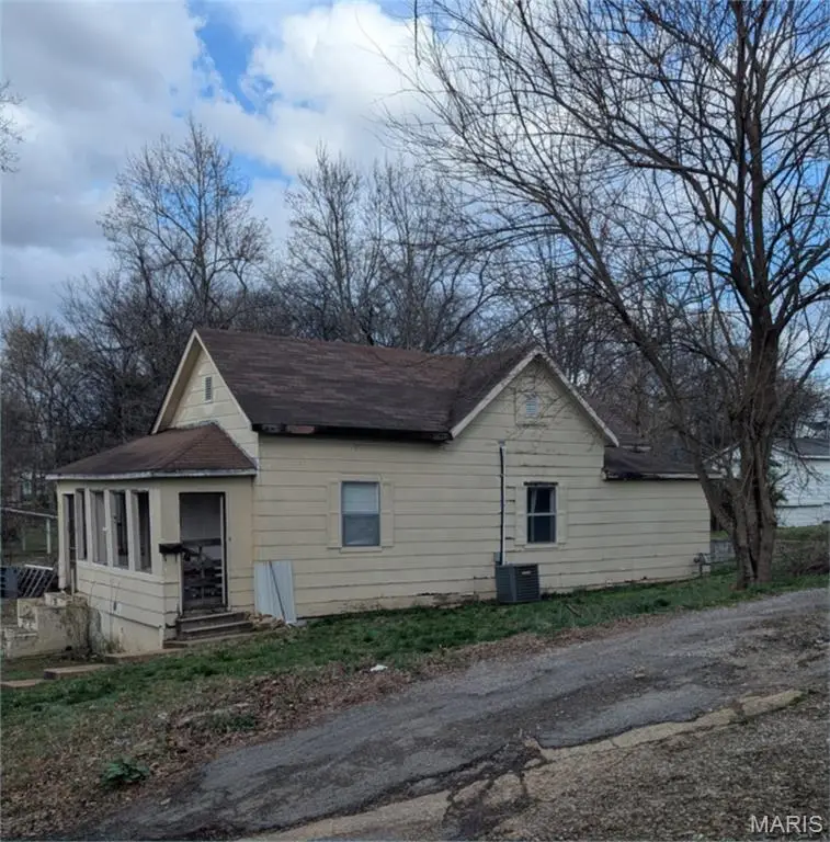 716 N 11th Street, Poplar Bluff, MO 63901 - #1