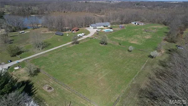 1445 Mount Zion Avenue, Greenville, IL 62246