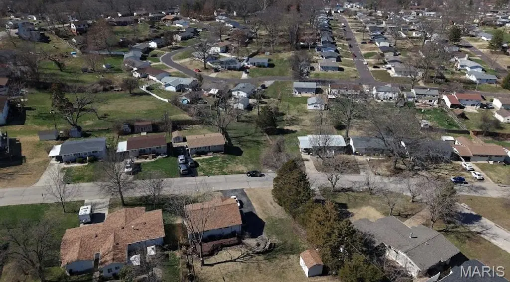 4309 Snelson Drive, Saint Louis, MO 63129 - #1