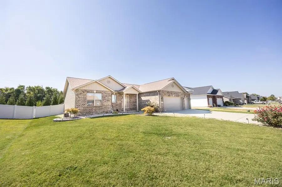 233 Emerald Way, Granite City, IL 62040 - #2