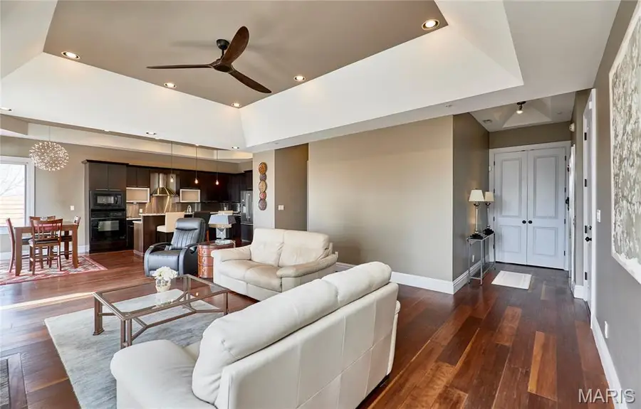 4411 Mcpherson Avenue #4, Saint Louis, MO 63108 - #3